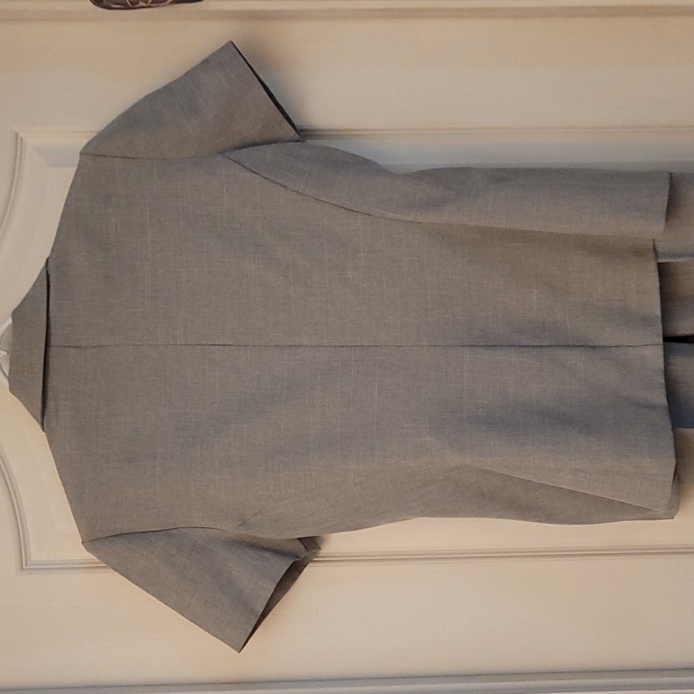 Vintage 1980s Scarlet Pleated Grey Pantsuit with Slit and Button Details - Picture 4 of 16